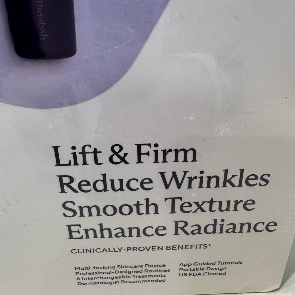 Therabody TheraFace PRO Skincare Device lift and firm - Picture 2 of 6